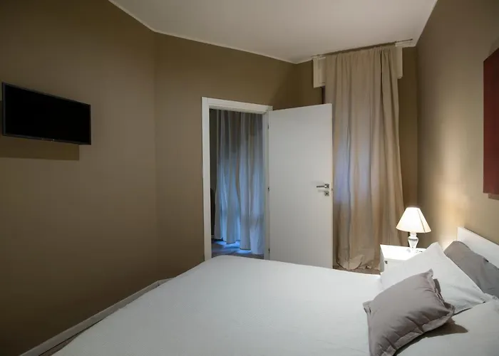 Quiet & Stylish Flat 2 Min Metro Fast Wi-Fi