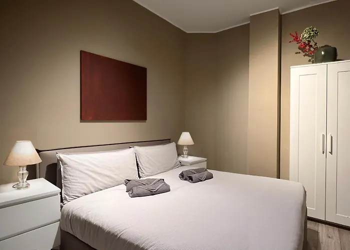 Quiet & Stylish Flat 2 Min Metro Fast Wi-Fi
