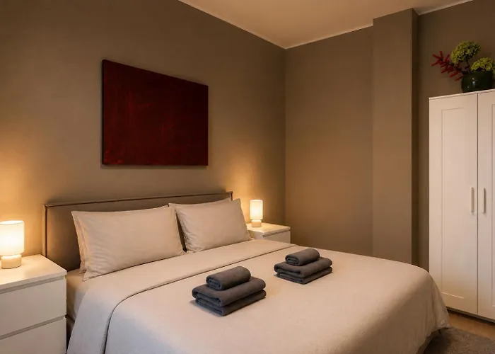 Quiet & Stylish Flat 2 Min Metro Fast Wi-Fi